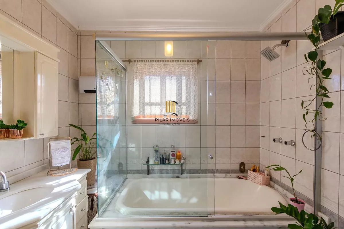 Casa de condomínio à venda com 258m², 3 quartos e 2 vagas