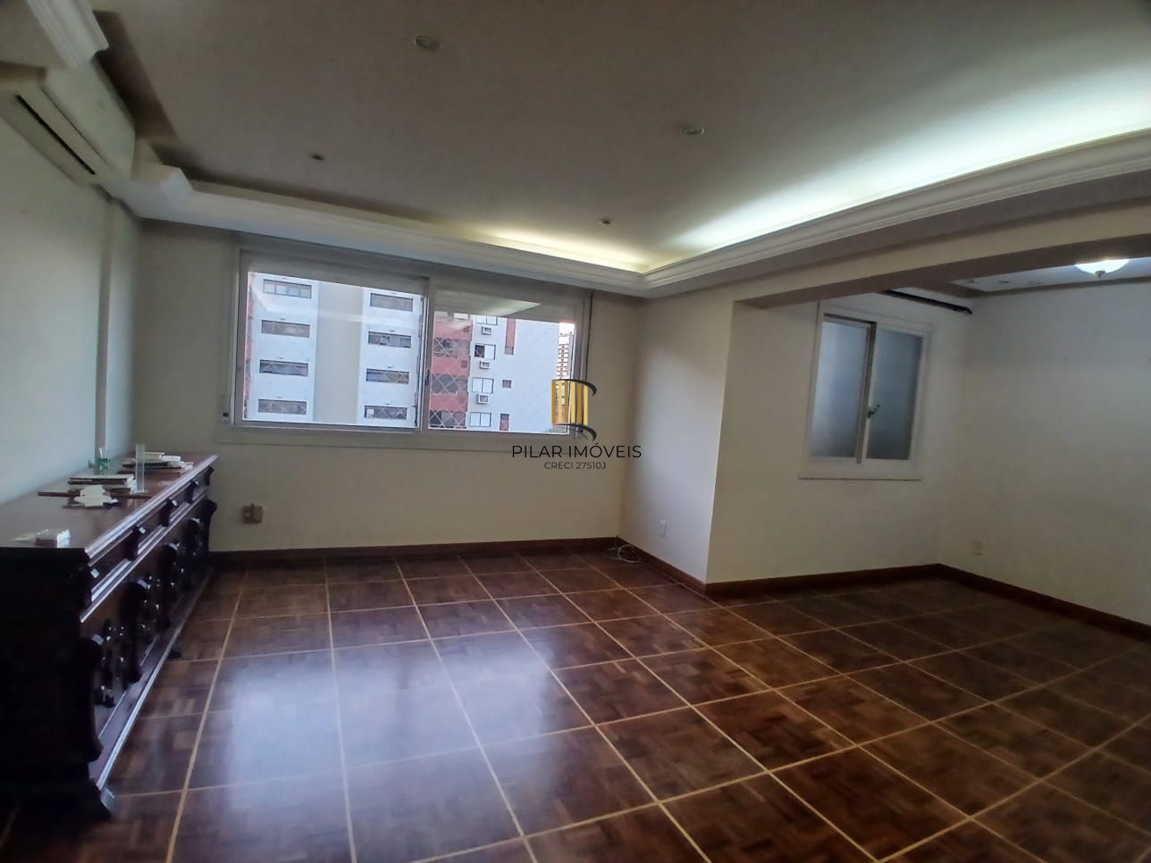Apartamento de 03 dormitorios e vaga coberta no Menino Deus