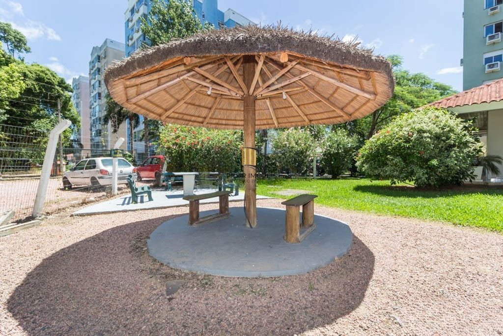 Apartamento 3 dorms à venda Rua Xavier da Cunha, Nonoai - Porto Alegre