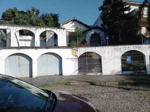 Casa para Venda - 250m², 3 dormitórios,  - Medianeira