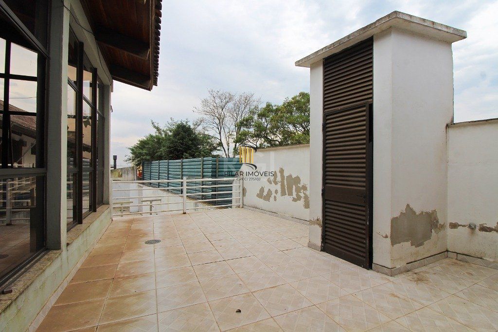 Casa para Venda - 840m², 7 dormitórios, sendo 3 suites, 8 vagas - Medianeira
