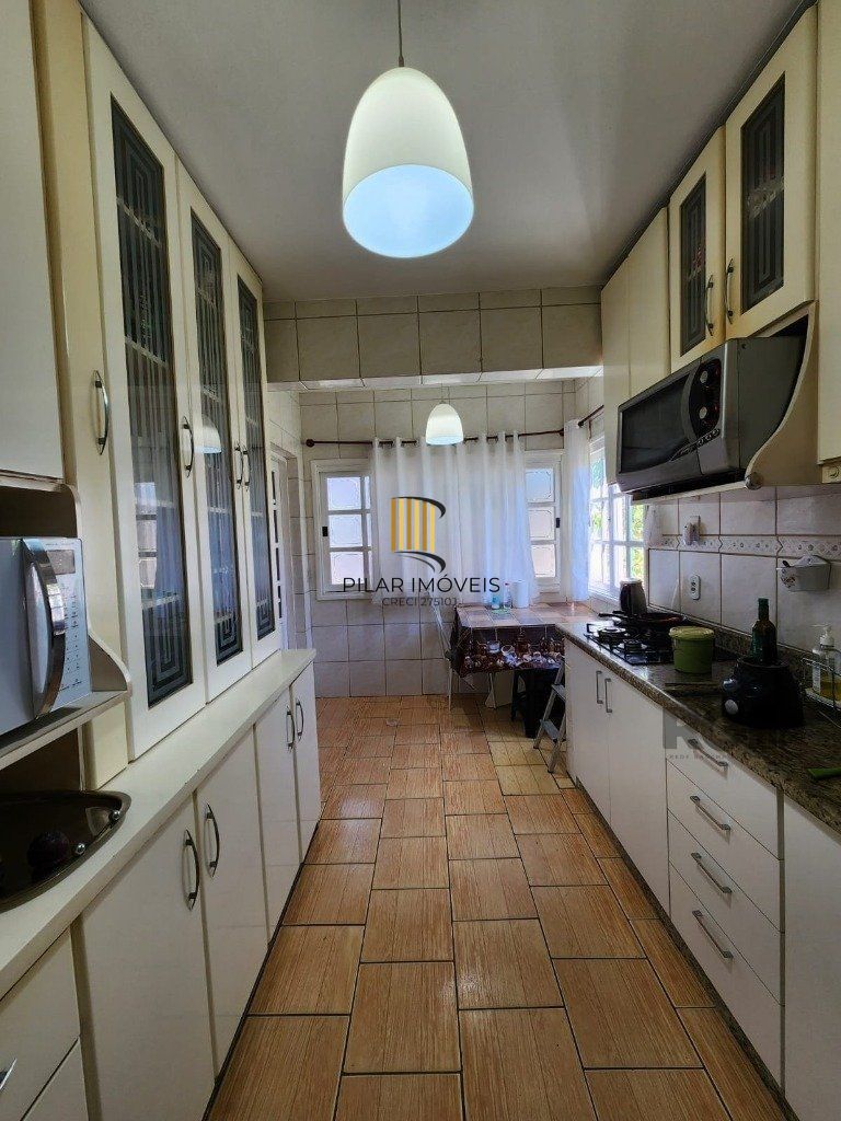 Casa de 3 dormitórios no bairro Vila Nova