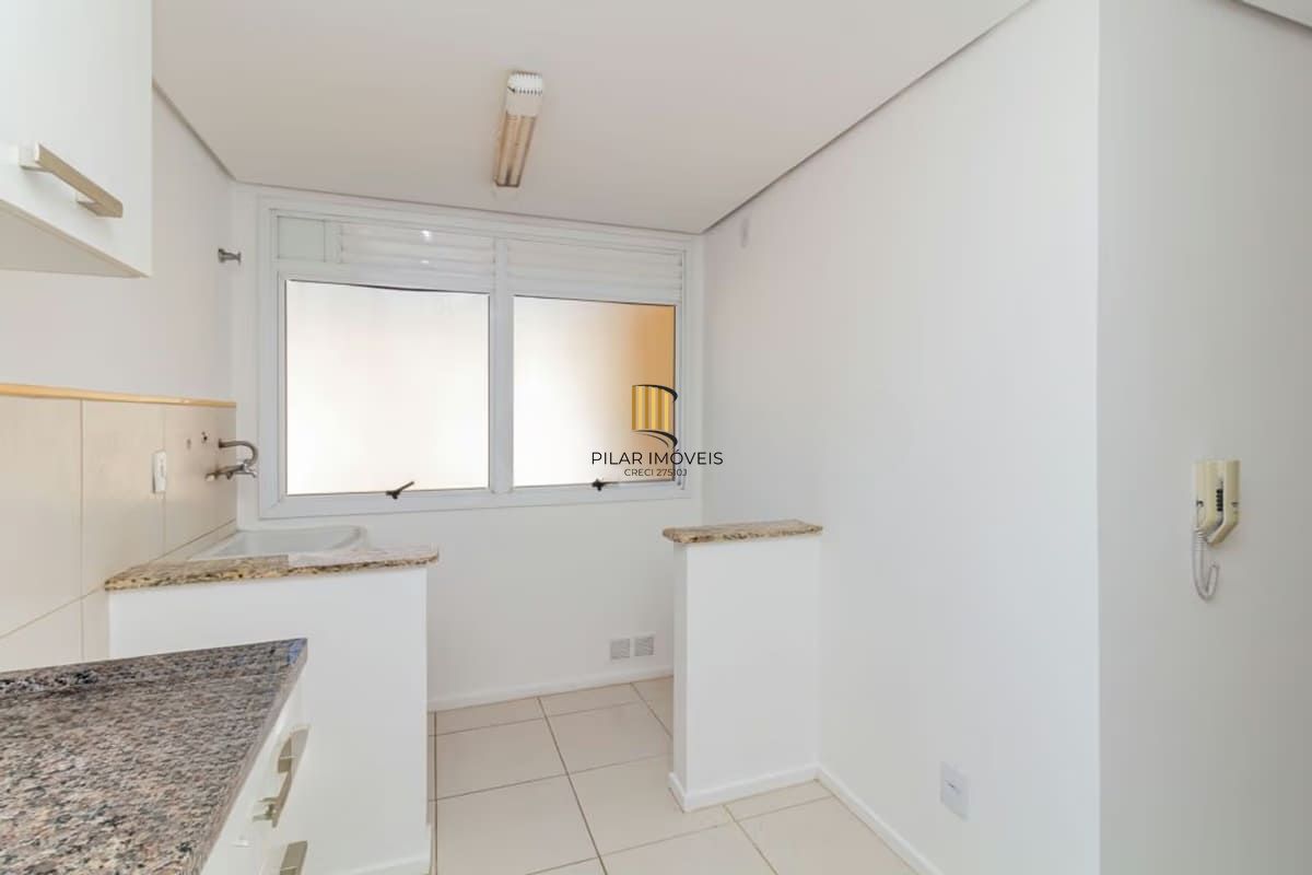 Apartamento de 2 dormitórios à venda em Hípica, Porto Alegre.