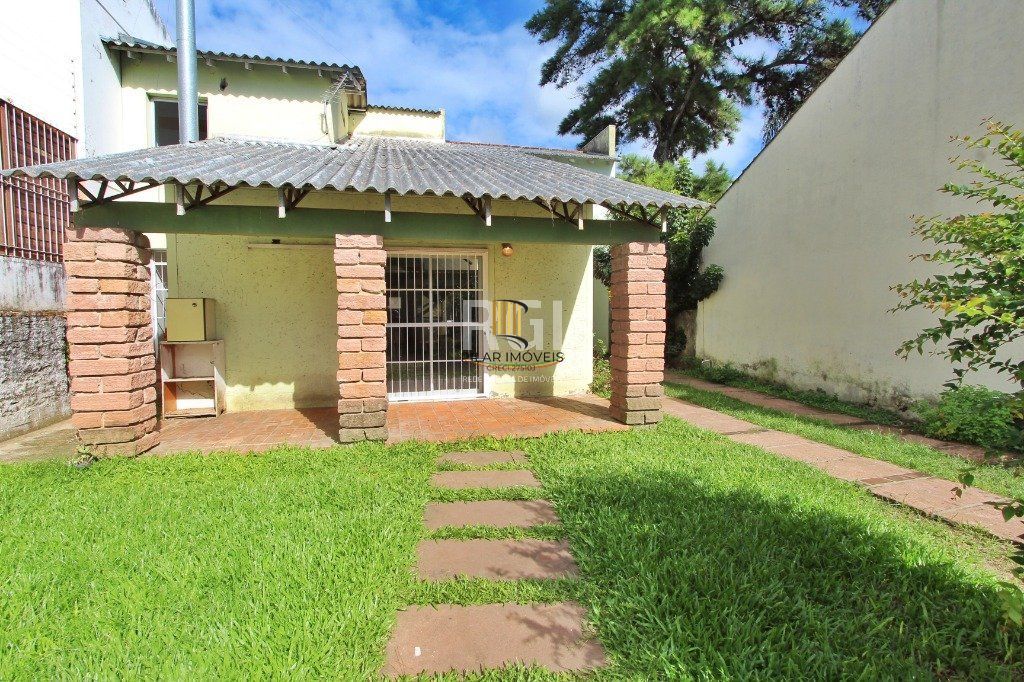 Casa para Venda - 199.68m², 3 dormitórios, sendo 1 suites, 4 vagas - Cristal