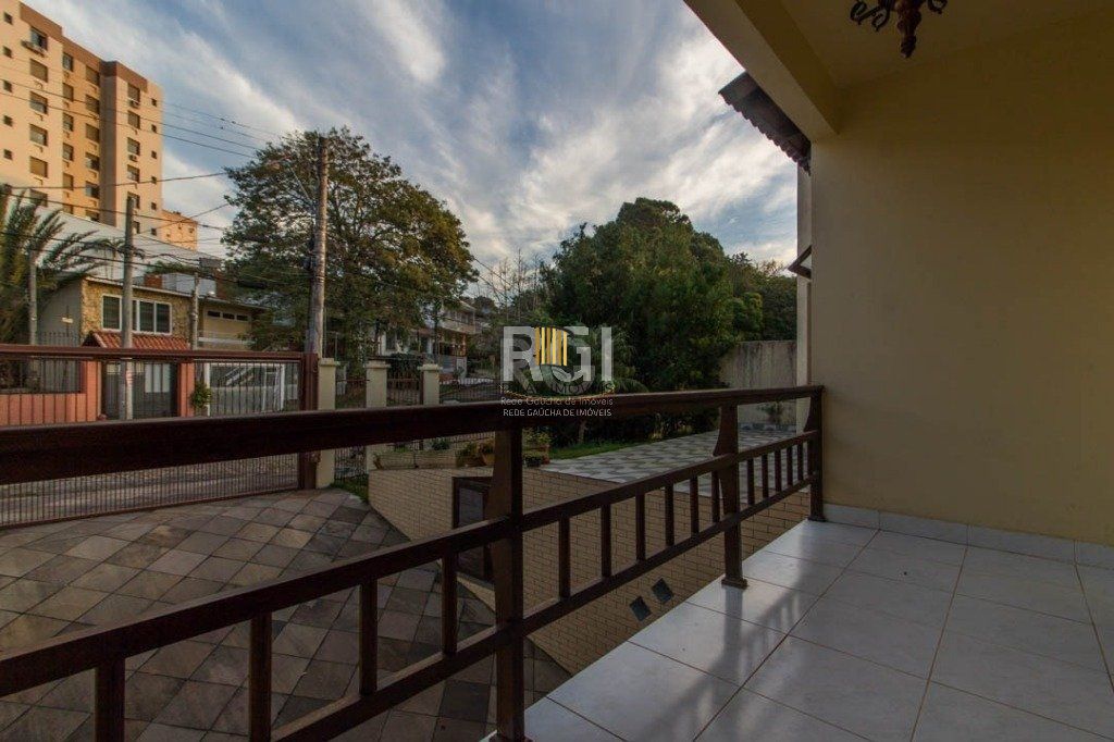 Sobrado para Venda - 499.98m², 4 dormitórios, sendo 3 suites, 4 vagas - Jardim Ipiranga