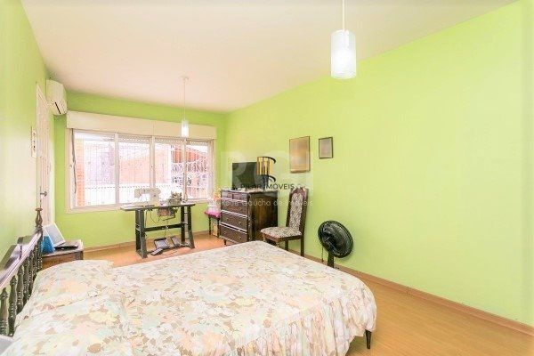 Casa para Venda - 238.35m², 4 dormitórios, sendo 1 suites, 2 vagas - Nonoai