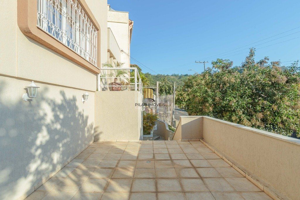 Casa a venda com 400m², bairro, Teresópolis