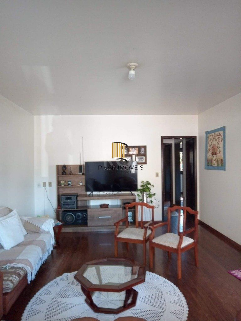 Casa 6 dormitórios no bairro Centro