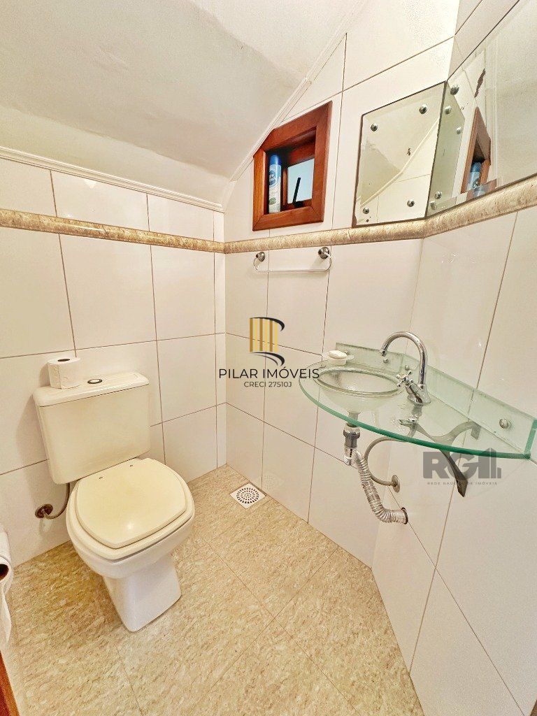 Casa 3 dormitórios no bairro Nonoai