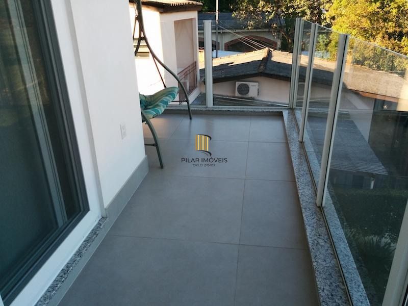 Casa para Venda - 217m², 3 dormitórios, sendo 1 suites, 5 vagas - Teresópolis