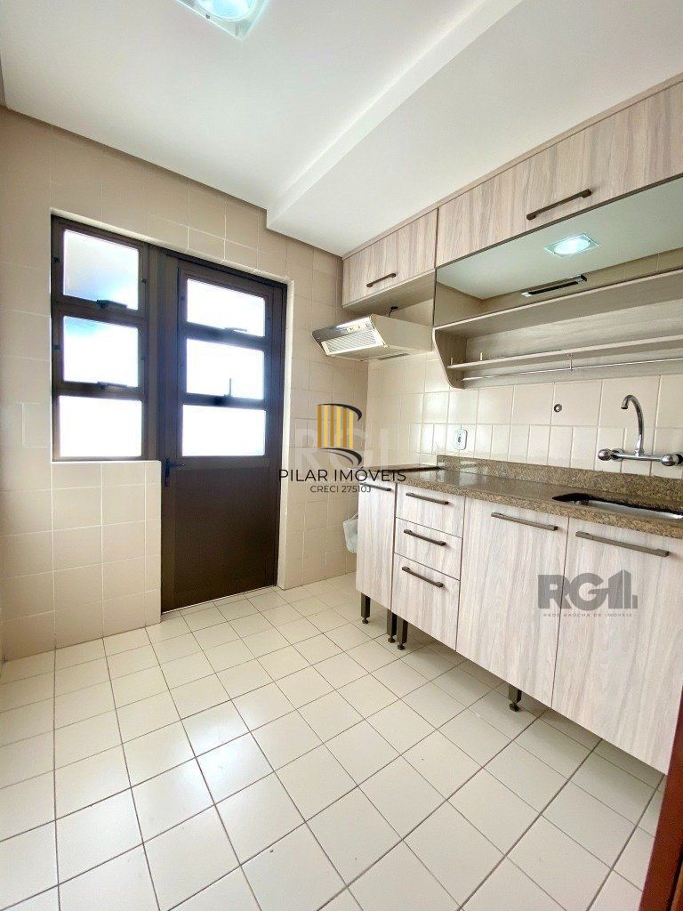 Apartamento 2 dormitórios com elevador e garagem no menino Deus