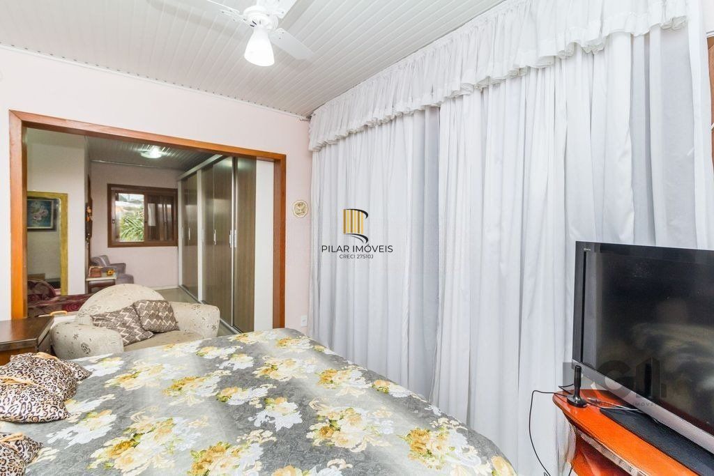 Casa 4 dormitórios no bairro Espírito Santo