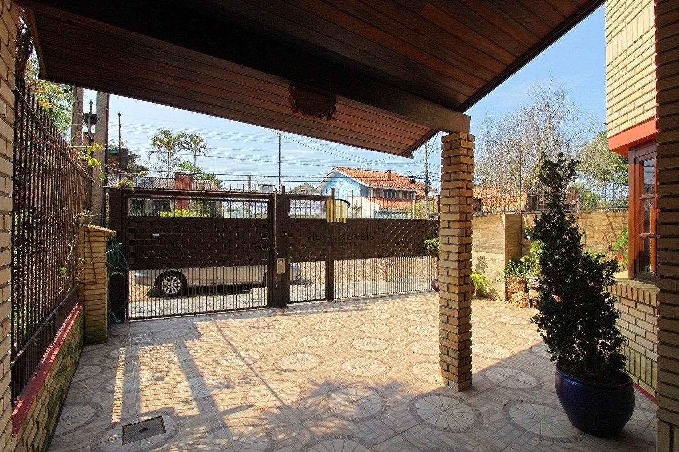 Casa de 3 dormitórios a venda no bairro Guarujá, Porto Alegre