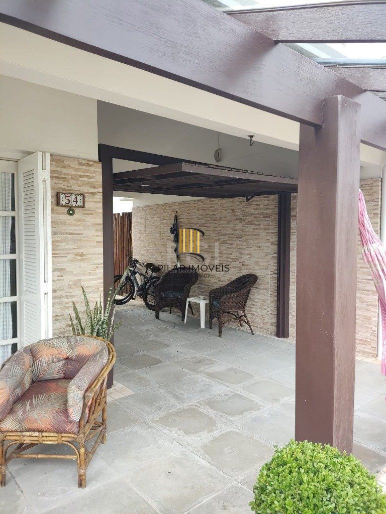 Casa para Venda - 160.78m², 4 dormitórios, sendo 2 suites, 5 vagas - Centro