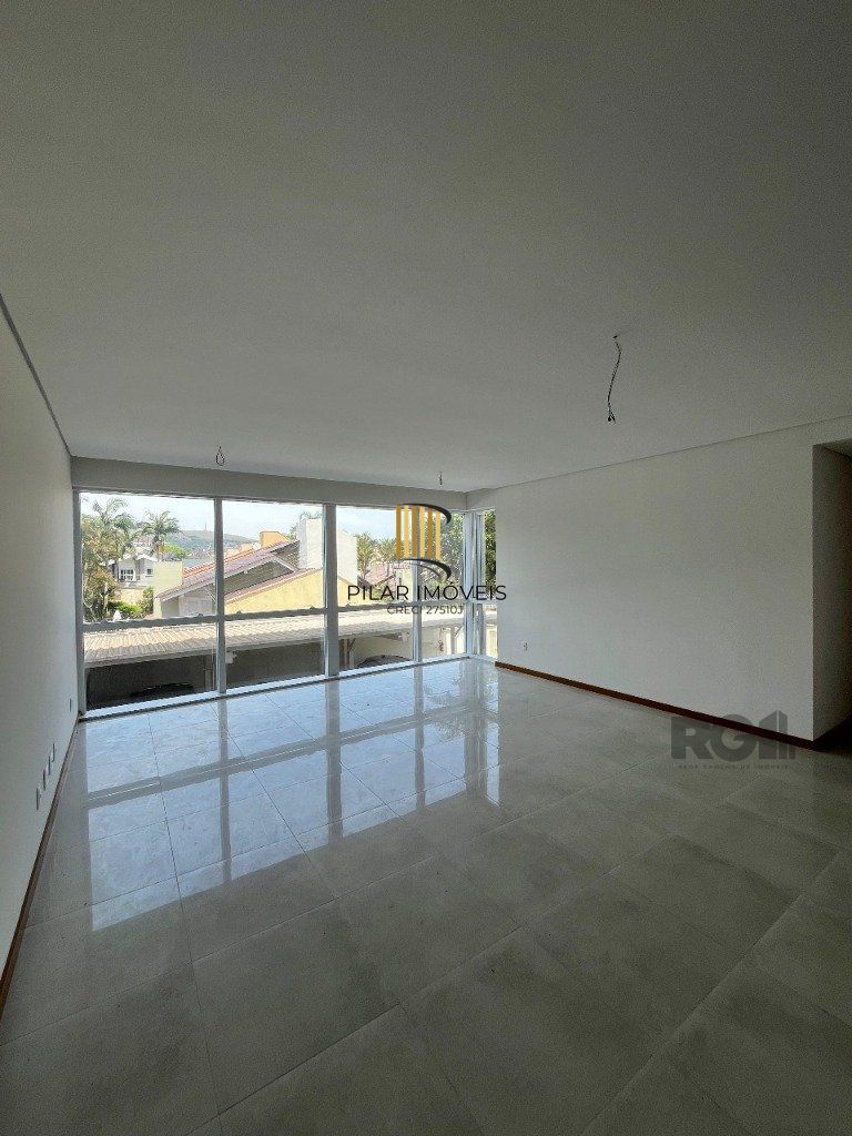 Apartamento NOVO de 104m² - 3 dormitórios, 1 suíte, churrasqueira e 2 vagas de garagem no bairro Petrópolis