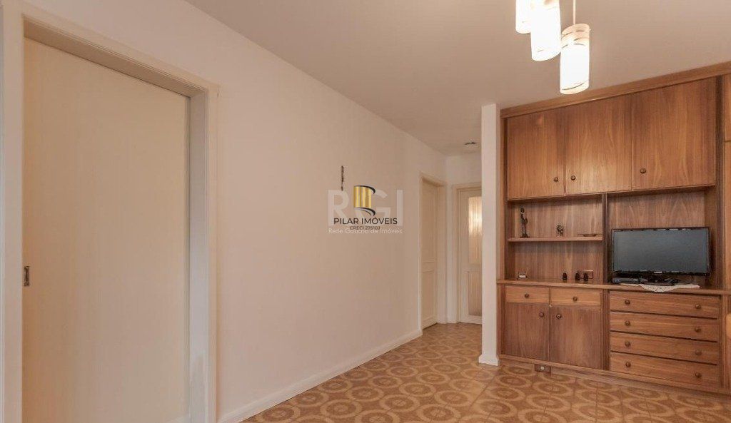 Casa para Venda - 327m², 4 dormitórios, sendo 1 suites, 3 vagas - Chácara das Pedras