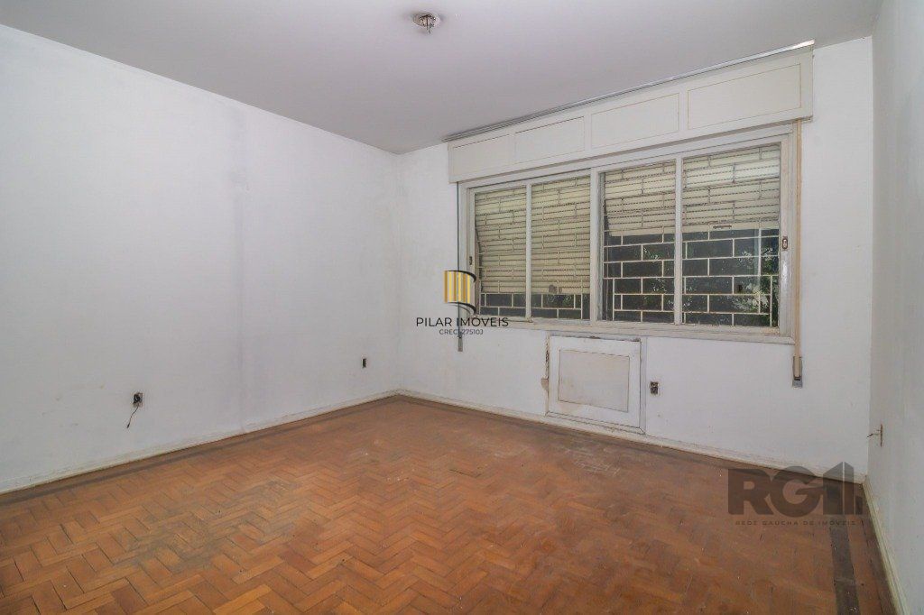 Casa 5 dormitórios no bairro Farroupilha