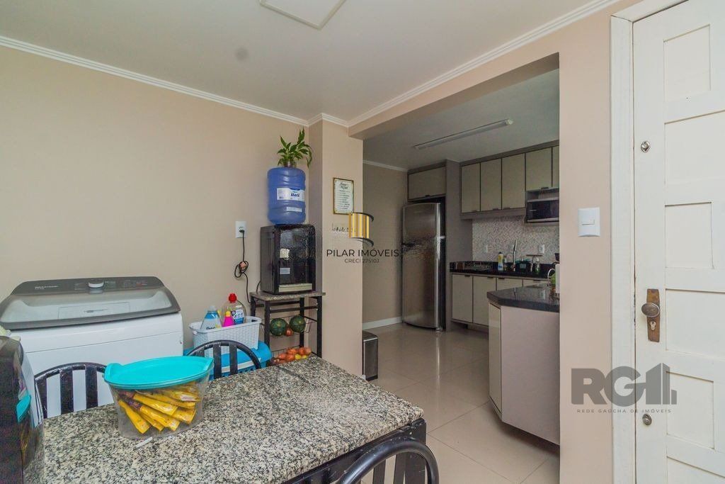 Casa com 3 dormitórios no bairro Nonoai