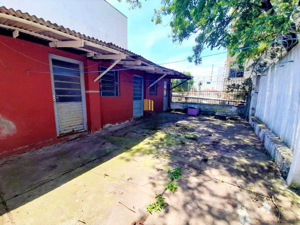 Casa 3 dormitórios no bairro Medianeira