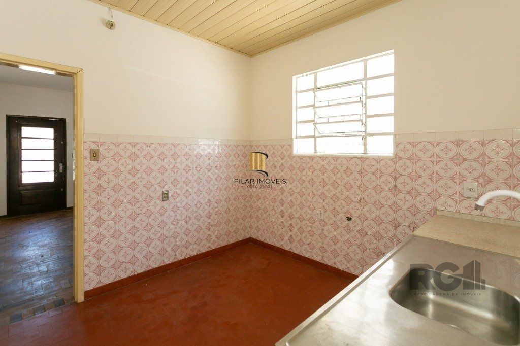 Casa com 5 dormitórios no bairro Jardim Carvalho