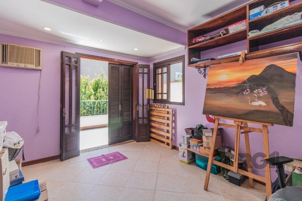 Linda casa de 04 dormitórios com vista livre no Bairro Teresópolis