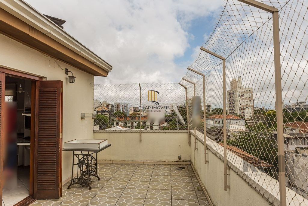 Excelente cobertura de 150m² 3 dormitórios com 3 banheiros.