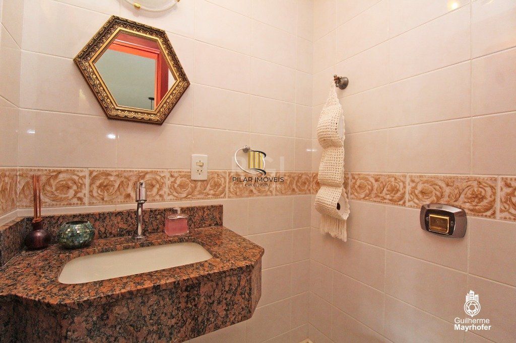 Casa Condominio para Venda - 324.7m², 3 dormitórios, sendo 1 suites, 4 vagas - Menino Deus