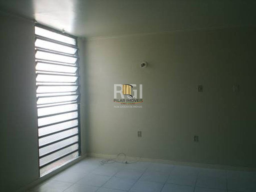 Casa para Venda - 250m², 3 dormitórios, 2 vagas - Petrópolis