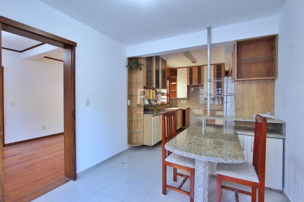 Casa para Venda - 185.29m², 4 dormitórios, sendo 2 suites, Teresópolis