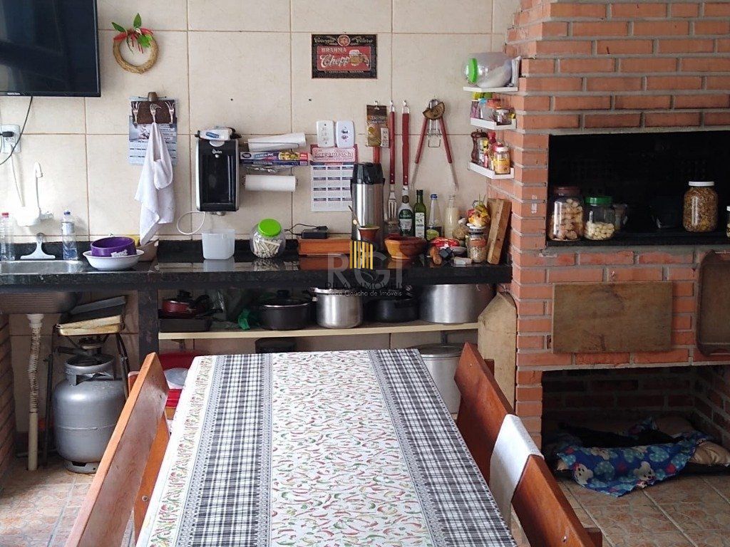 Casa para Venda - 240m², 3 dormitórios, 3 vagas - Teresópolis