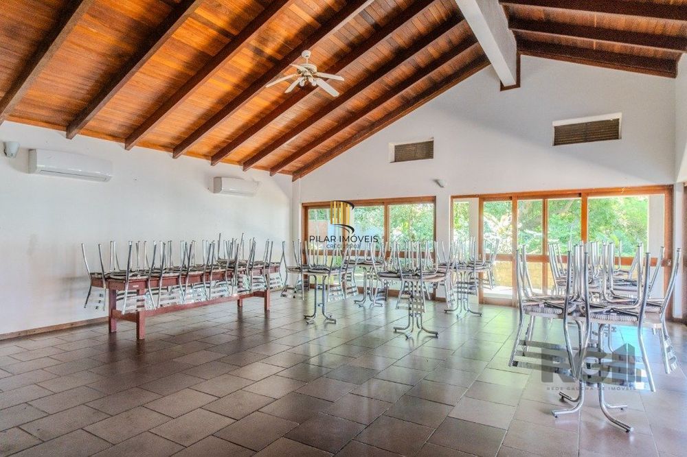 Apartamento 2 dormitórios, 1 vaga coberta no Bairro Teresópolis.