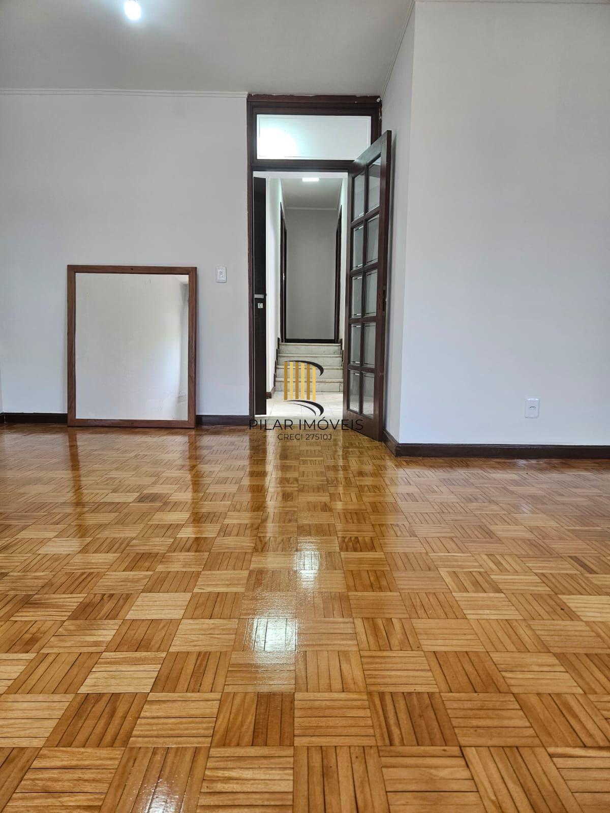 Casa toda reformada na avenida nonoai