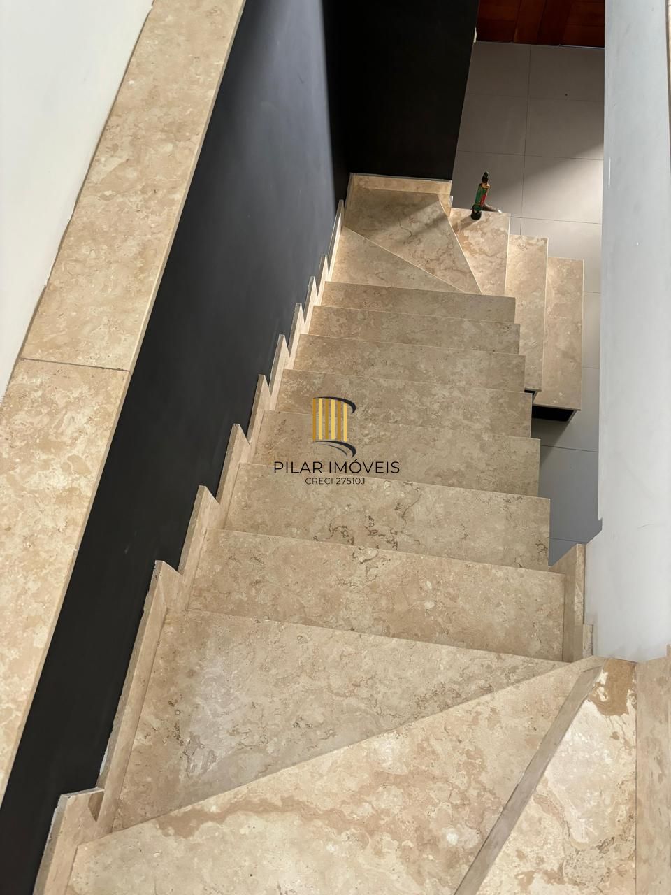 Sobrado 4 dormitórios no Menino Deus