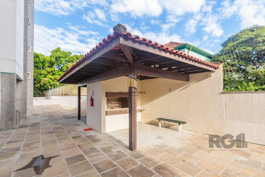 Apartamento 2 dormitórios  com 1 vaga no bairro Teresópolis em Porto Alegre