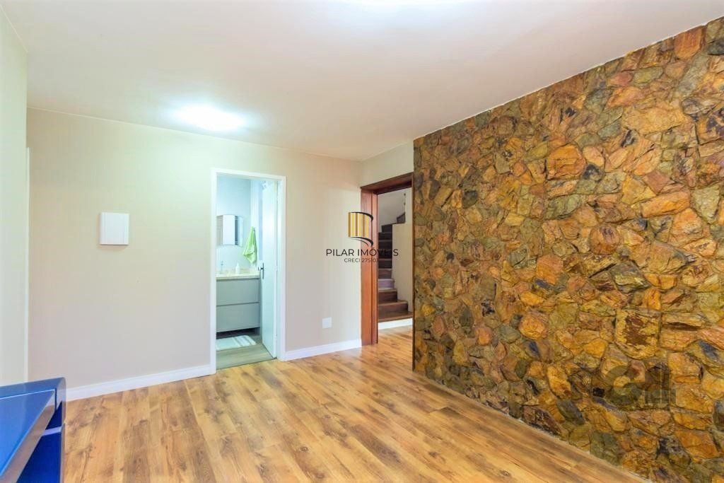 Casa de 380m², bairro Guarujá