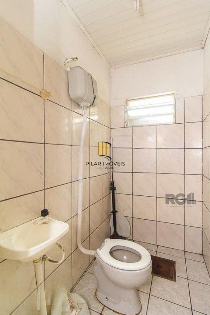 Casa 3 dormitórios no bairro Glória