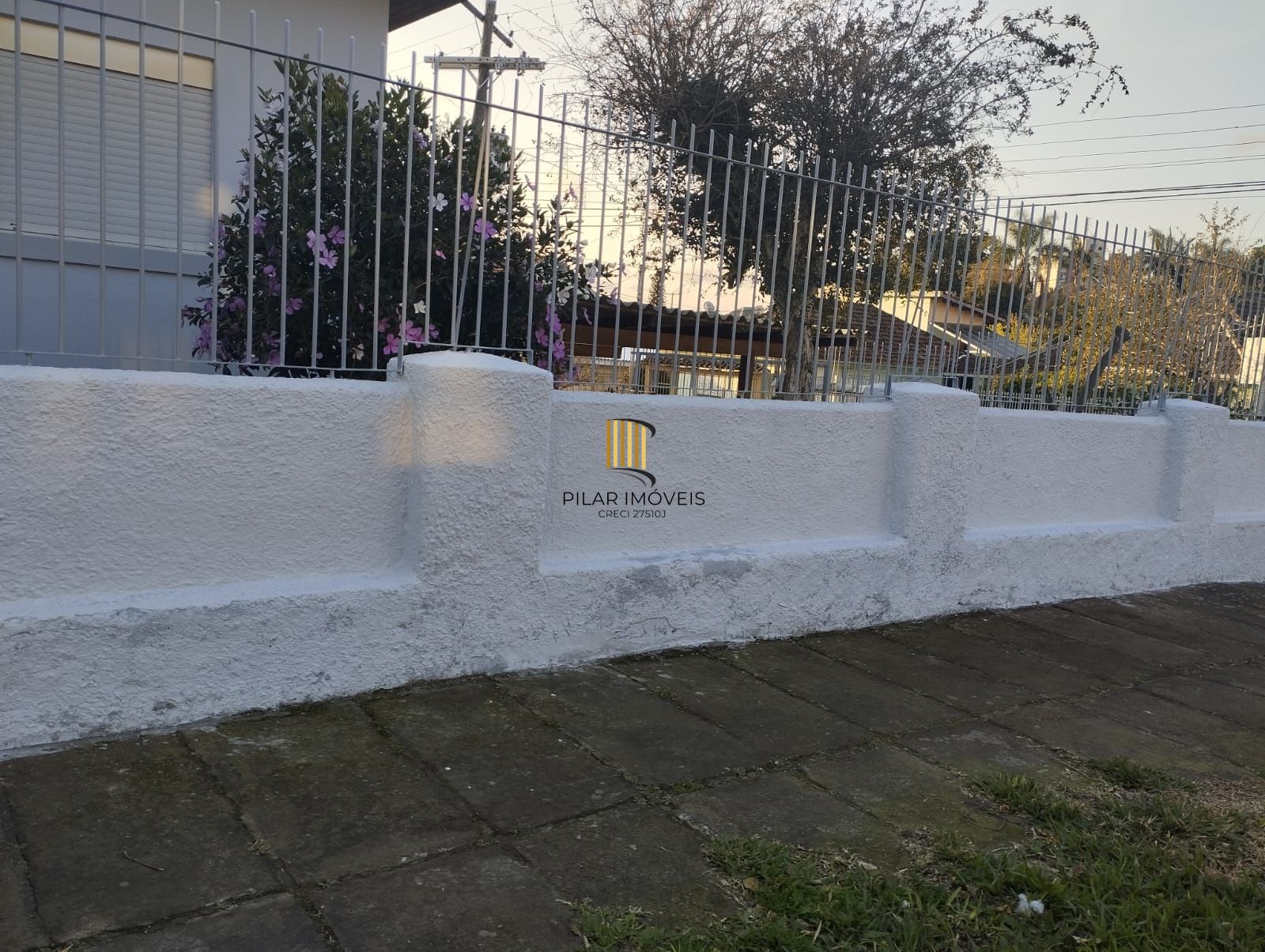 Casa 2 dormitórios no bairro Glória