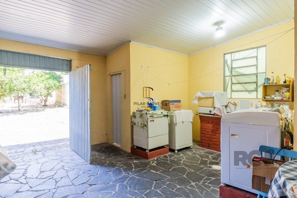 Casa com 4 dormitórios no bairro Gloria