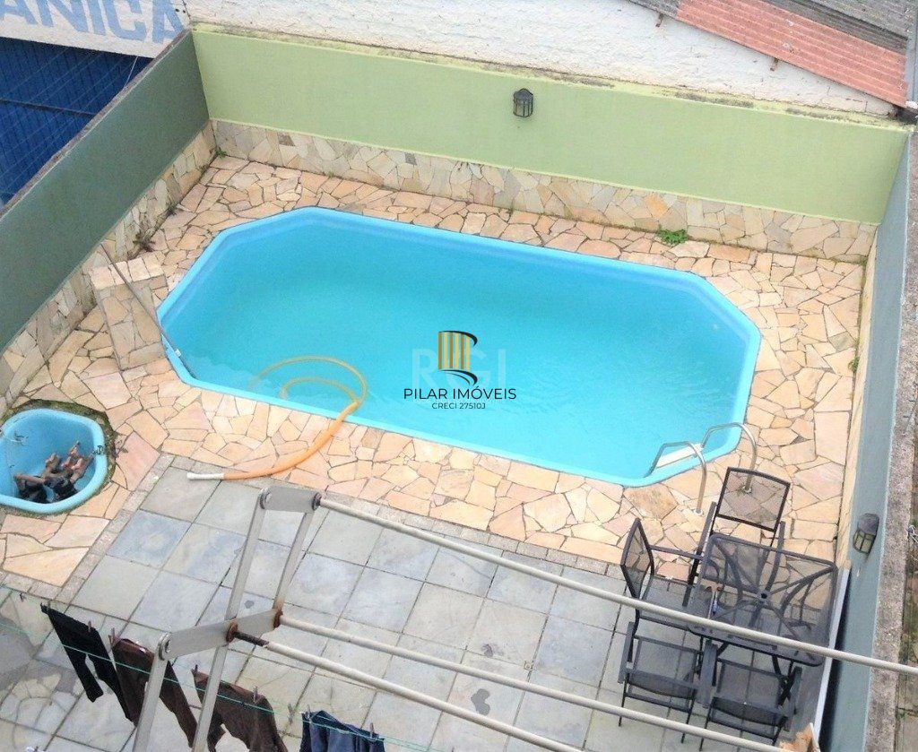 Casa para Venda - 202m², 4 dormitórios, sendo 1 suites, 3 vagas - Petrópolis