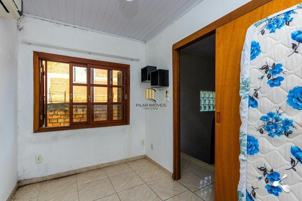 Casa de 3 dormitórios no Bairro Lomba do Pinheiro - Porto Alegre