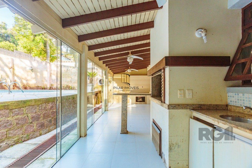 Casa 3 dormitórios no bairro Nonoai
