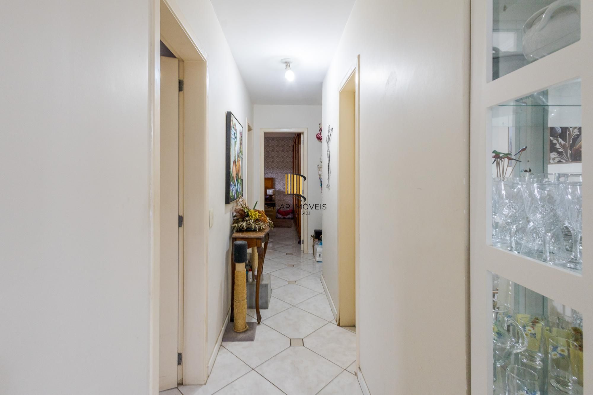 Apartamento de 03 dormitorios com suite, vaga de garagem e infraestrutura completa em Porto Alegre