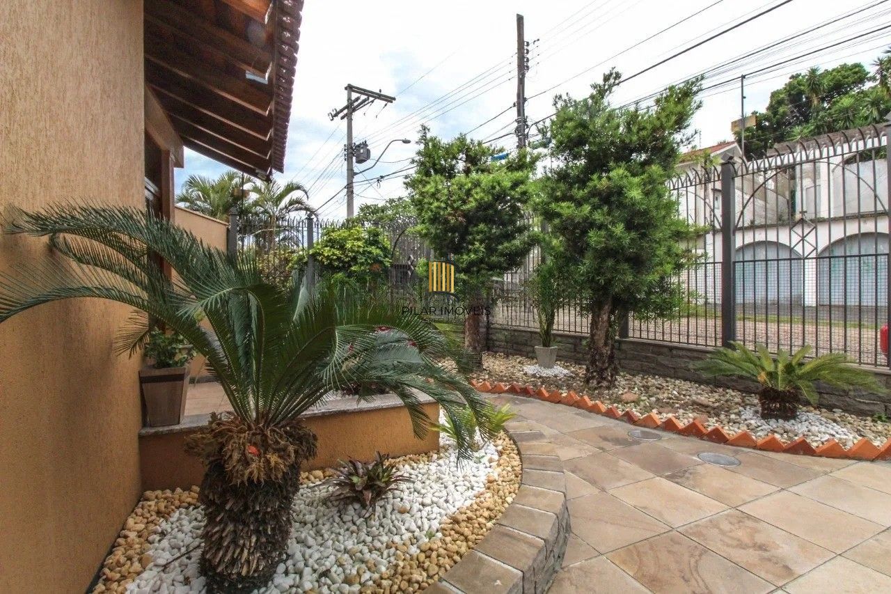 Casa 612m² - 3 suíte, 8 vagas no bairro Medianeira