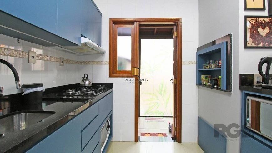 Casa 129m² - 3 dormitórios, 2 vagas no bairro Hípica