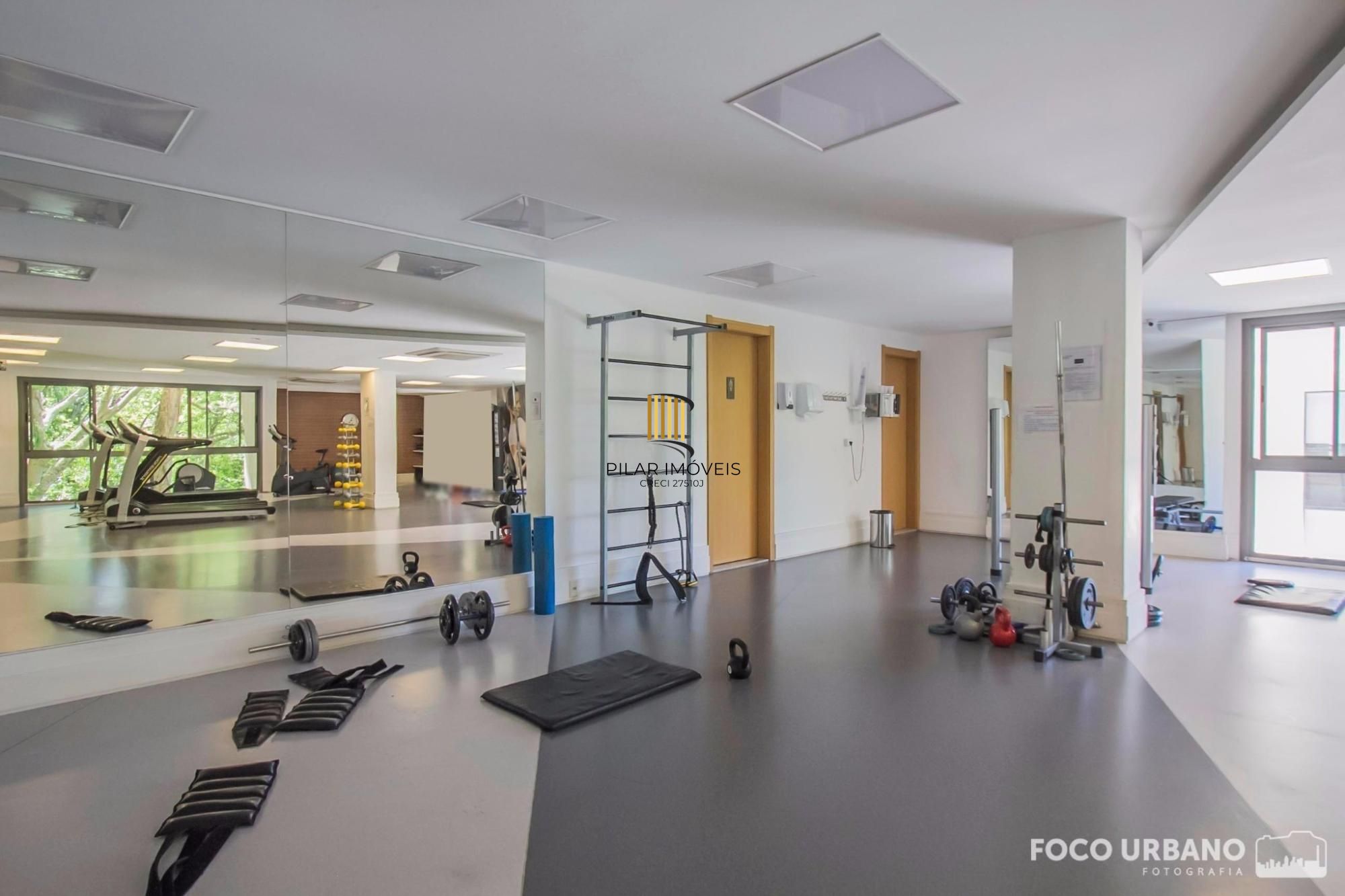 Apartamento de 1 dormitório á venda em Três Figueiras, Porto Alegre.