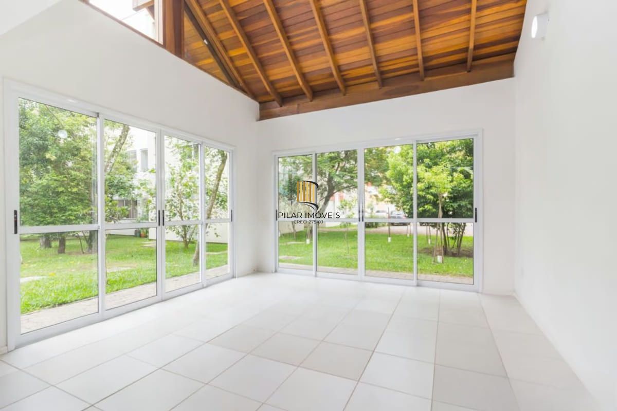 Apartamento de 2 dormitórios à venda em Hípica, Porto Alegre.