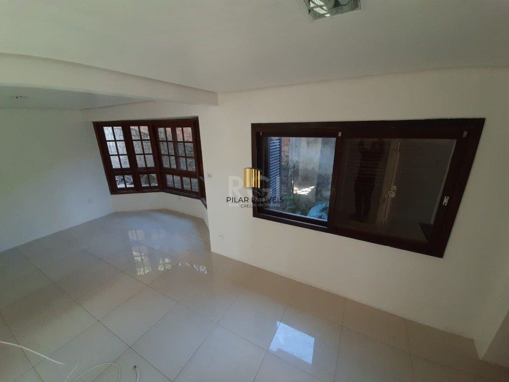 Casa para Venda - 122m², 5 dormitórios, sendo 2 suites, 2 vagas - Teresópolis