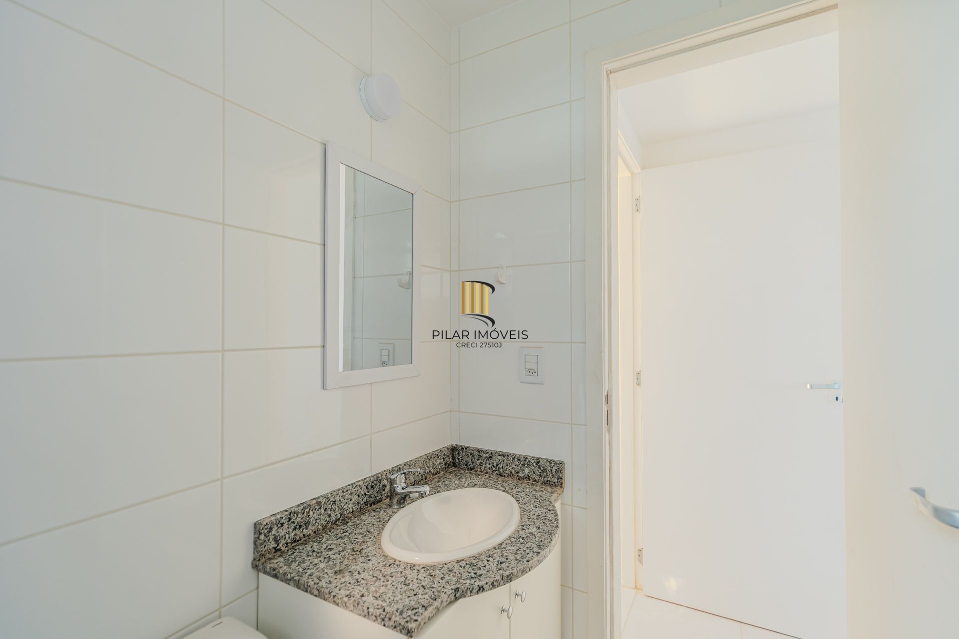 Apartamento para Venda - 59m², 2 dormitórios, sendo 1 suites, 2 vagas - Santa Tereza