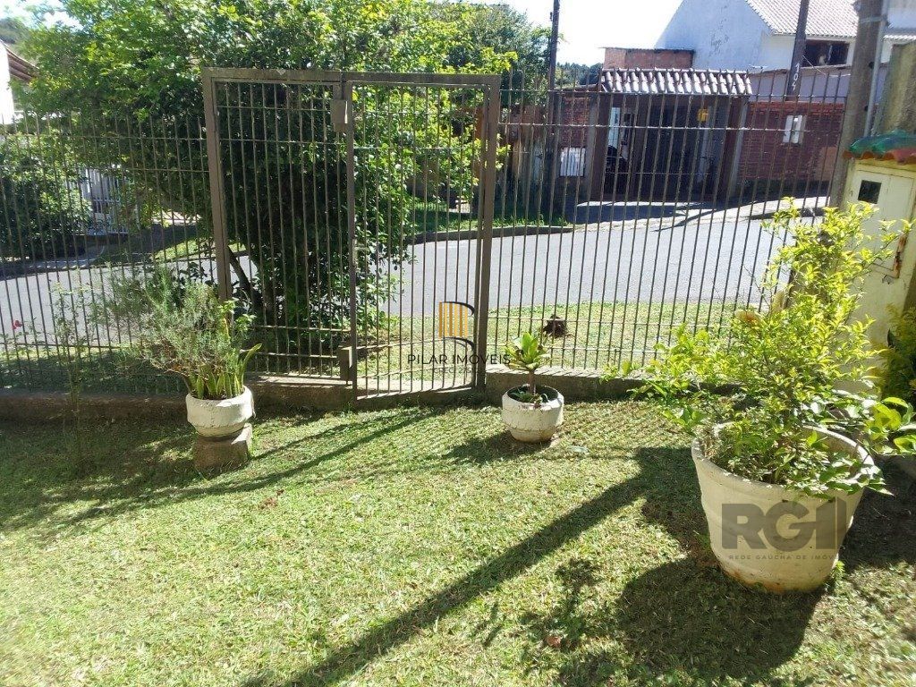 Casa de 4 quartos com 243,58m² no Bairro Lomba do Pinheiro