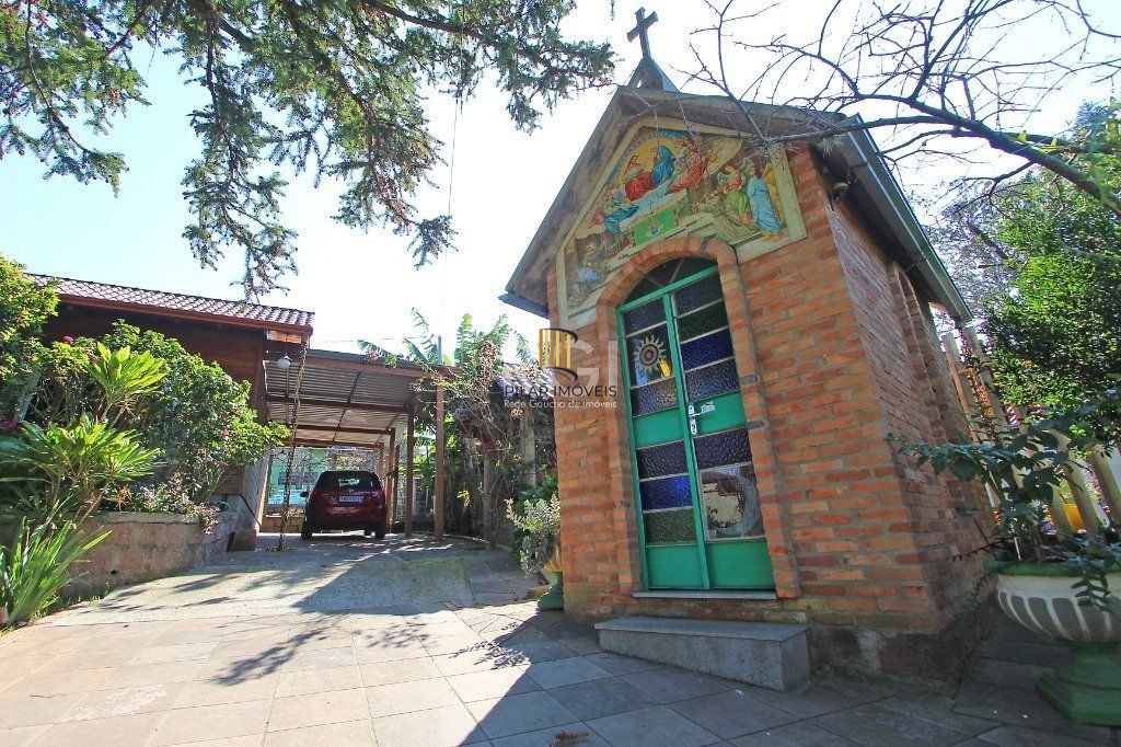 Casa para Venda - 205m², 2 dormitórios, sendo 1 suites, 4 vagas - Cristal